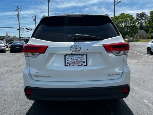 Used 2017 Toyota Highlander XLE image 6