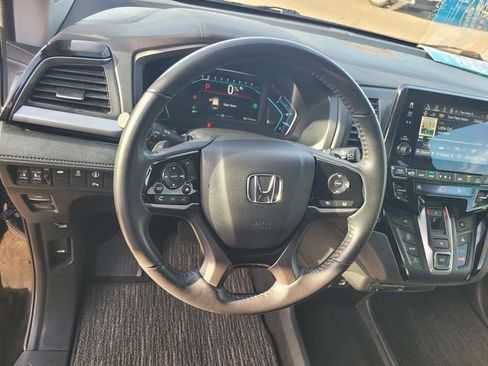 Used 2024 Honda Odyssey Touring image 30
