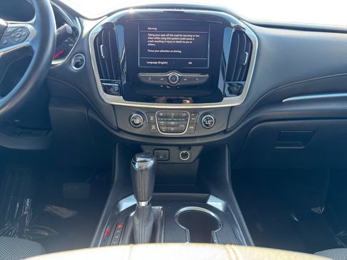 Used 2020 Chevrolet Traverse LT FWD image 11