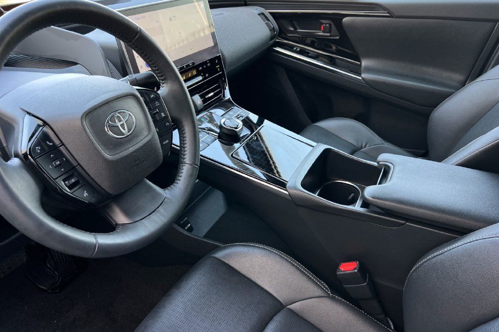 Used 2023 Toyota bZ4X AWD image 13