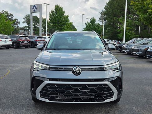Used 2025 Volkswagen Taos SEL AWD/4WD image 8