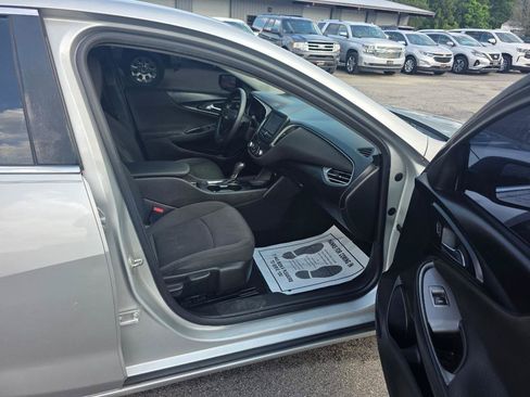 Used 2016 Chevrolet Malibu LS FWD image 9