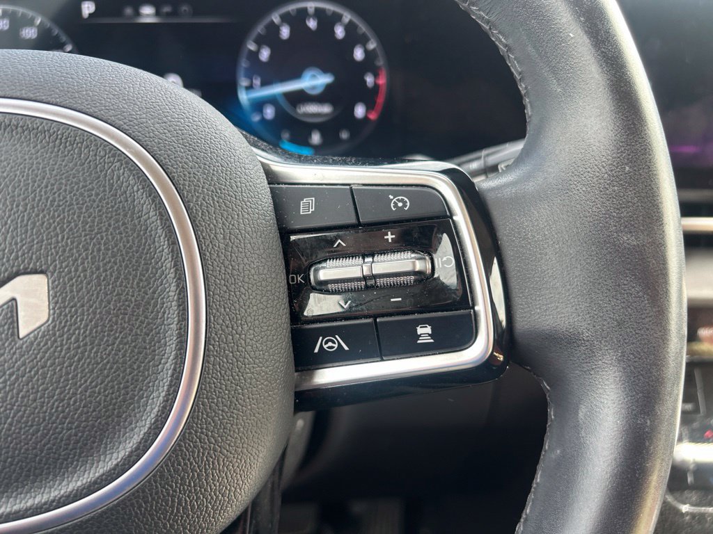 Certified 2024 Kia Carnival SX FWD image 18