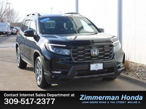 Certified 2023 Honda Passport TrailSport image 3