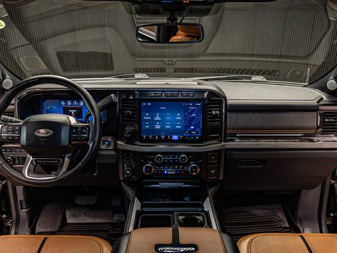 Used 2023 Ford F250 Platinum AWD/4WD image 7