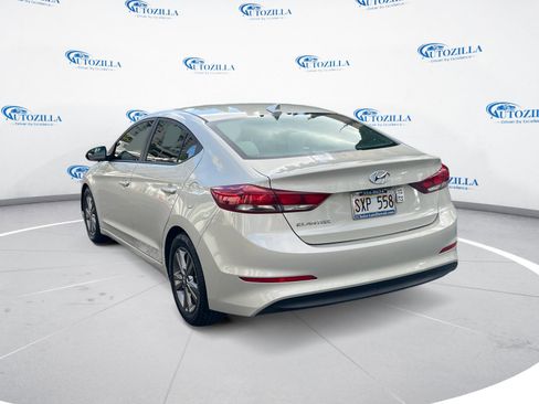 Used 2017 Hyundai Elantra SE FWD image 3