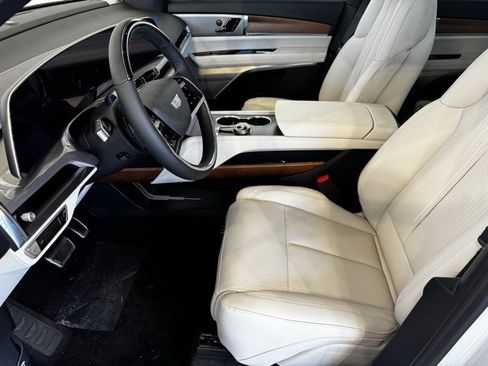 New 2026 Cadillac Vistiq Luxury image 5