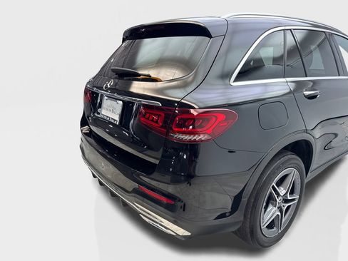 Used 2022 Mercedes-Benz GLC 300 w/ AMG Line image 18