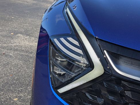 Certified 2024 Kia Sportage SX image 8