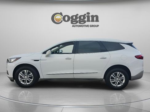 Used 2020 Buick Enclave Essence w/ Sound and Sites Package image 2