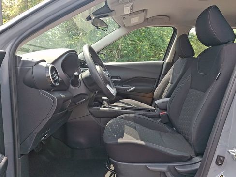 Used 2021 Nissan Kicks SV FWD image 14