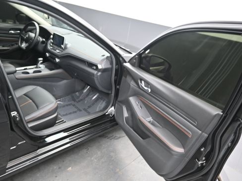 Used 2021 Nissan Altima 2.5 SR image 11