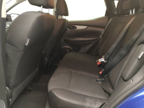 Used 2020 Nissan Rogue Sport S image 18