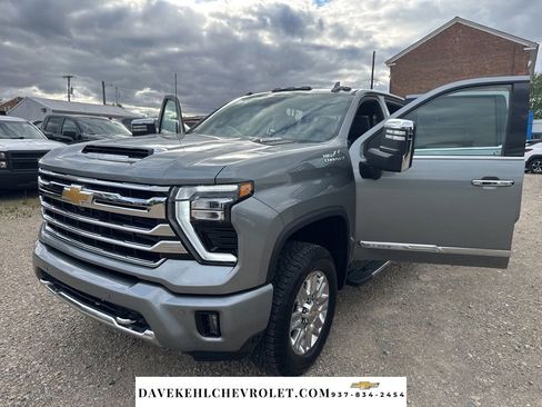 Used 2025 Chevrolet Silverado 2500 High Country w/ High Country Premium Package AWD/4WD image 10