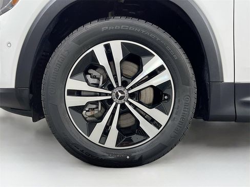 New 2025 Mercedes-Benz GLB 250 4MATIC image 29