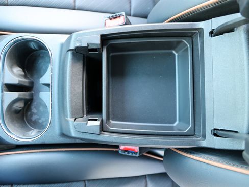 Used 2025 GMC Canyon AT4 w/ AT4 Premium Package AWD/4WD image 29