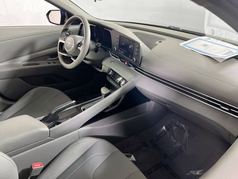 Used 2023 Hyundai Elantra SEL image 26