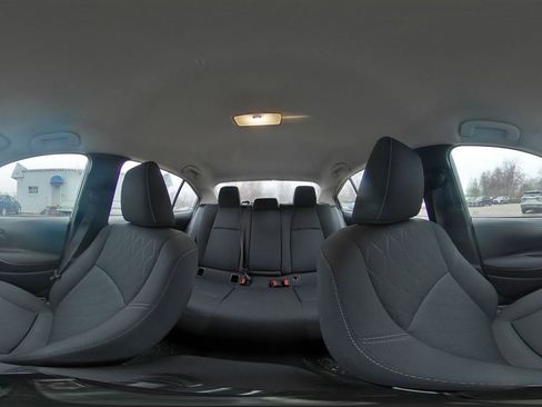 Used 2025 Toyota Corolla LE image 40