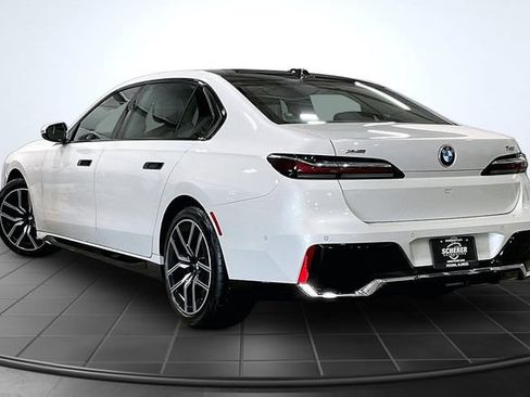 Used 2024 BMW 740i xDrive w/ Premium Package AWD/4WD image 14