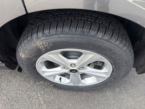 Certified 2024 Ford Edge SE image 14