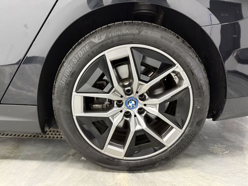 Used 2024 BMW i5 eDrive40i w/ M Sport Package image 31