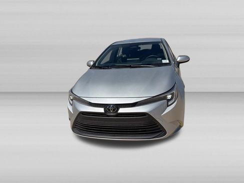 Used 2026 Toyota Corolla LE FWD image 9