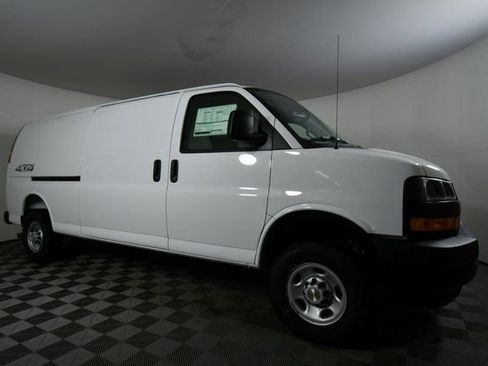 New 2025 Chevrolet Express 3500 Work Van w/ Driver Convenience Package image 9