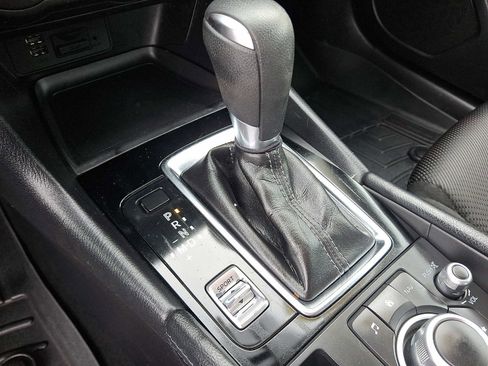 Used 2017 MAZDA MAZDA3 Sport image 14