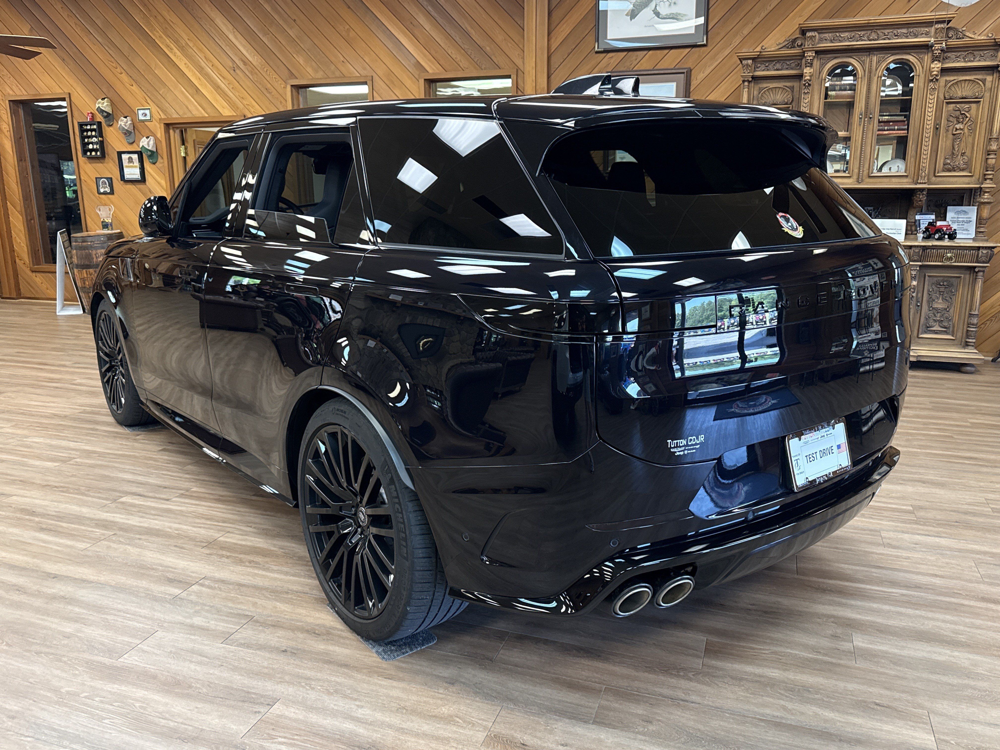 Used 2025 Land Rover Range Rover Sport SV Edition Two AWD/4WD image 5