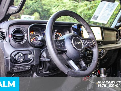 Used 2025 Jeep Wrangler Unlimited Rubicon AWD/4WD image 22