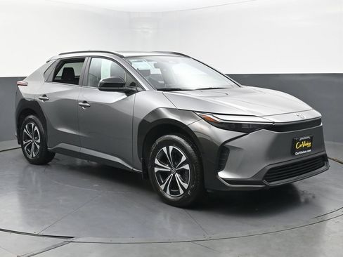 Used 2023 Toyota bZ4X XLE image 3