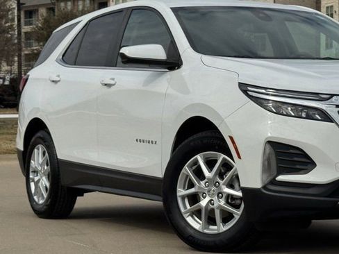 Used 2022 Chevrolet Equinox LT image 3