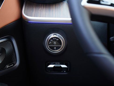 New 2025 Mercedes-Benz C 300 Sedan image 16