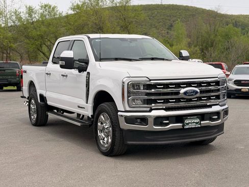 Used 2024 Ford F250 Lariat w/ Chrome Package AWD/4WD image 3