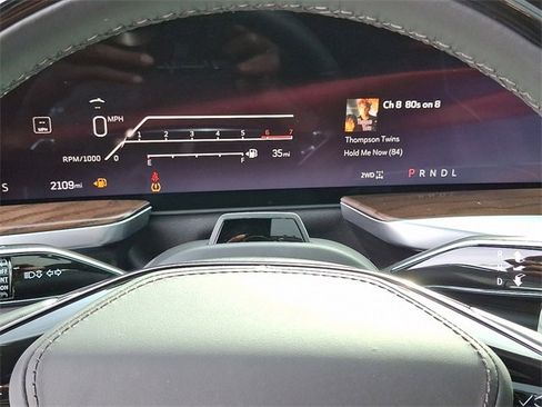 Certified 2025 Cadillac Escalade ESV Sport Platinum image 18