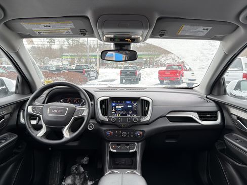 Used 2024 GMC Terrain SLT image 13