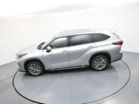 Used 2020 Toyota Highlander Platinum AWD/4WD image 24