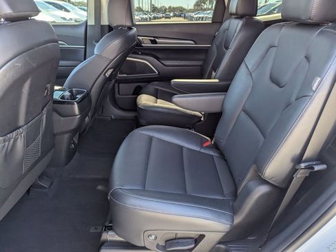 Used 2024 Kia Telluride S w/ S Sunroof Package image 20