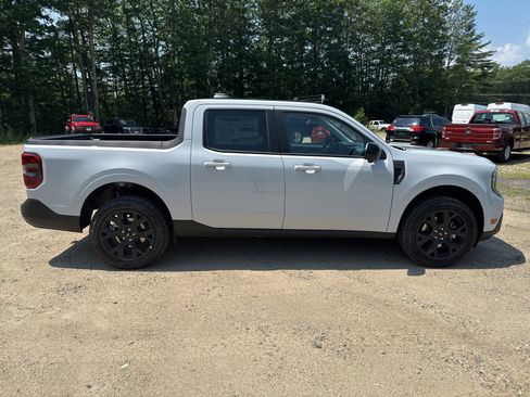 New 2025 Ford Maverick Lariat w/ Black Appearance Package image 9