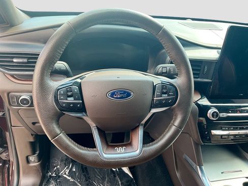 Used 2023 Ford Explorer King Ranch w/ Technology Package AWD/4WD image 11