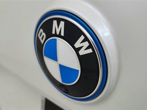 Used 2025 BMW iX xDrive50 image 16