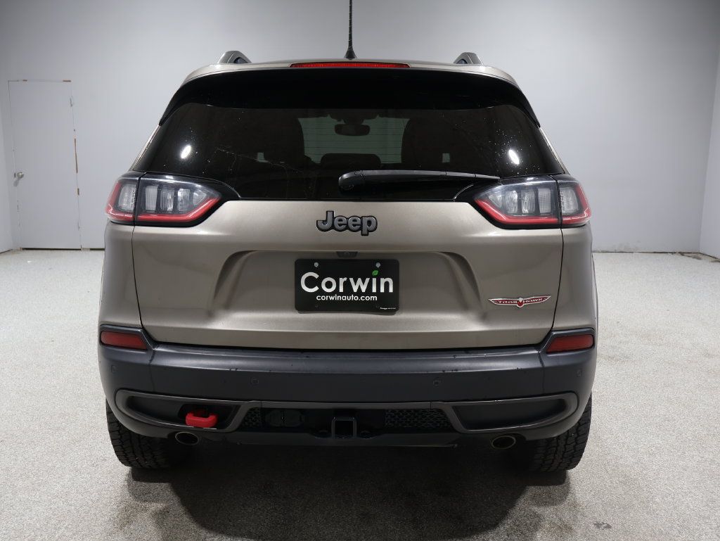Used 2019 Jeep Cherokee Trailhawk w/ Cold Weather Group AWD/4WD image 3