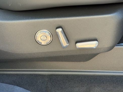 New 2025 Lincoln Navigator Reserve image 13