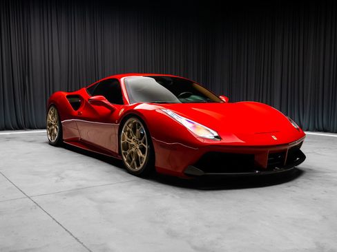 Used 2018 Ferrari 488 GTB RWD image 17