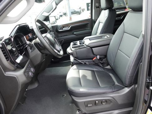 Used 2024 Chevrolet Silverado 1500 LT AWD/4WD image 20