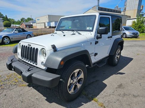 Used 2017 Jeep Wrangler Sport AWD/4WD image 3
