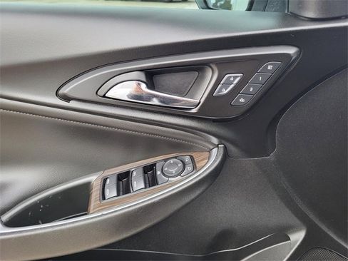 Used 2024 Chevrolet Malibu LT w/ Redline Edition image 12