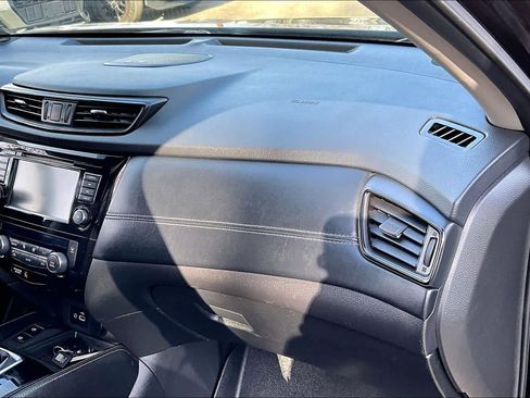 Used 2018 Nissan Rogue SL w/ Premium Package image 17