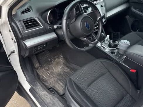 Used 2018 Subaru Outback 2.5i Premium image 12