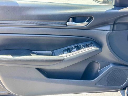 Certified 2024 Nissan Altima 2.5 SV FWD image 25
